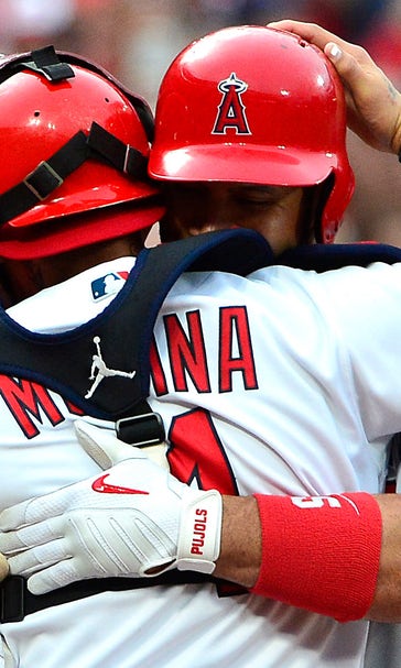 Fans cheer Pujols in his return to St. Louis, Cardinals get 5-1 win over Angels